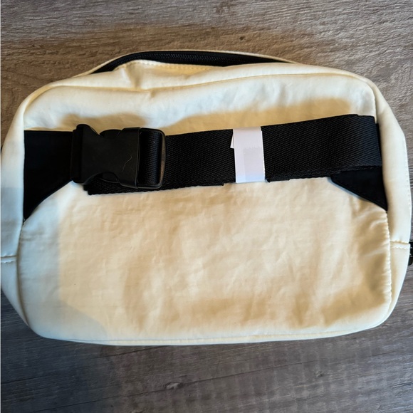 Thirty-One Classic Sling Bag - Picture 6 of 6